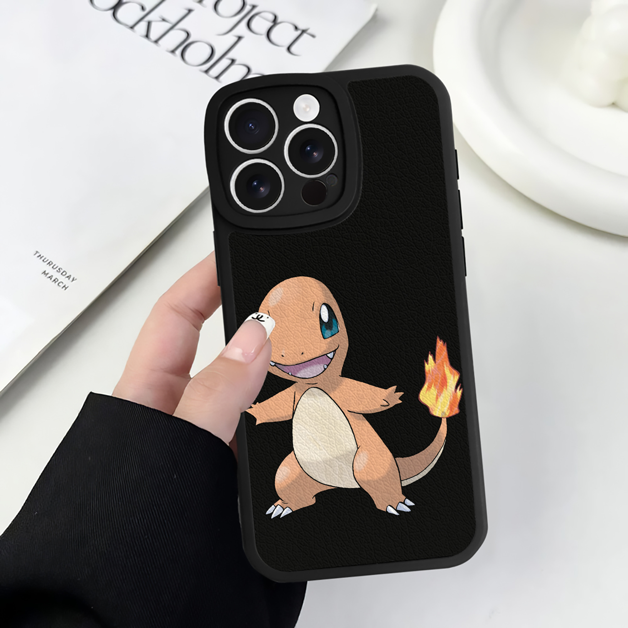 （画像用） ポケットモンスター Pokémon 【iPhone 16シリーズ対応】シリコンスマホケース（レザー調） 材質：シリコン